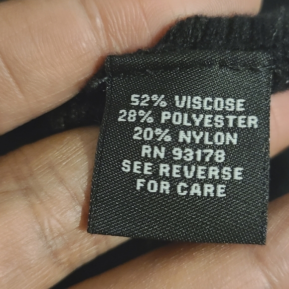 Premise Woman | Women's Black Ribbed Off the Shoulder Sweater (Size 1X) - Picture 4 of 11